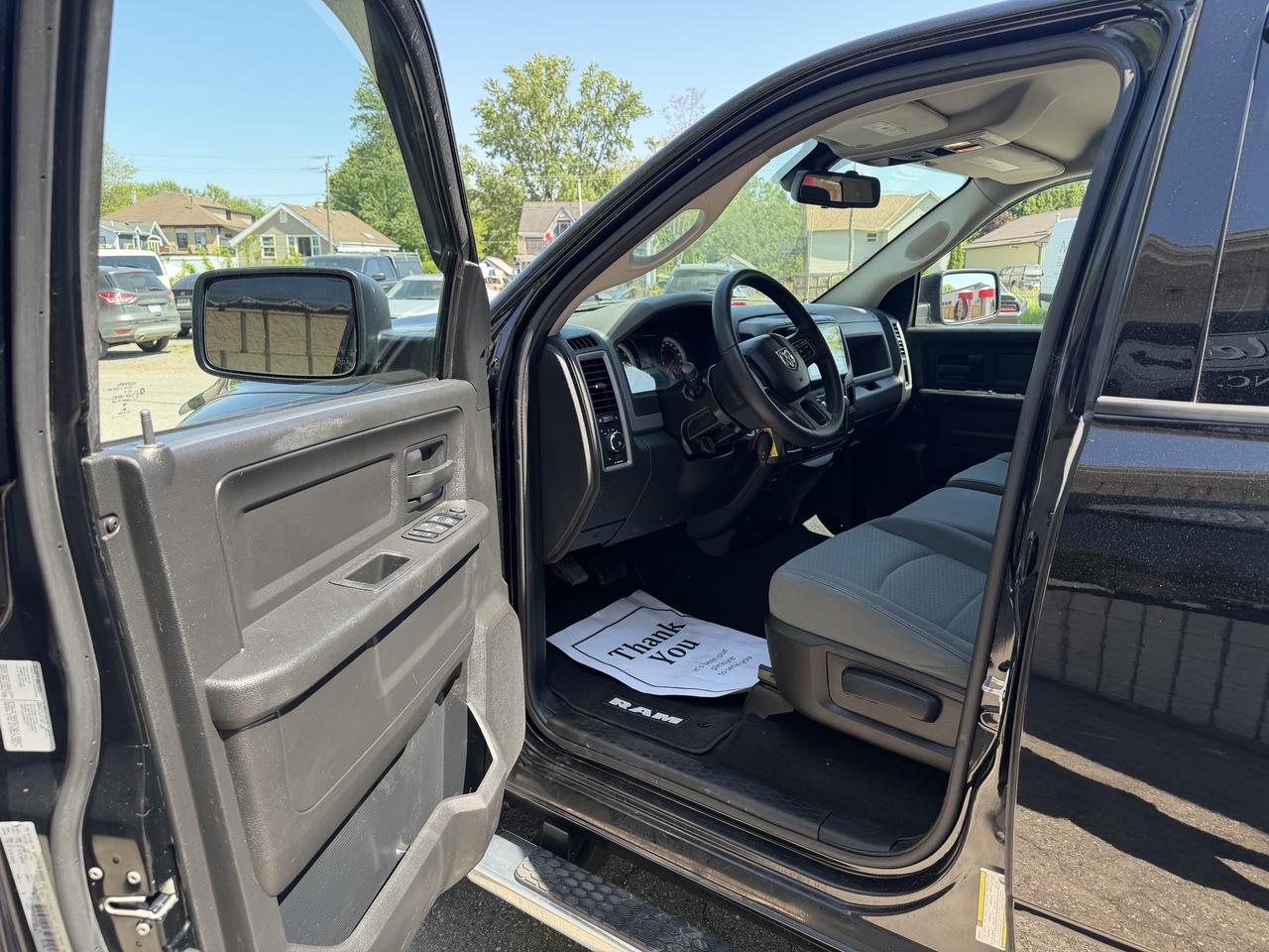 2014 RAM 1500 ST Photo4