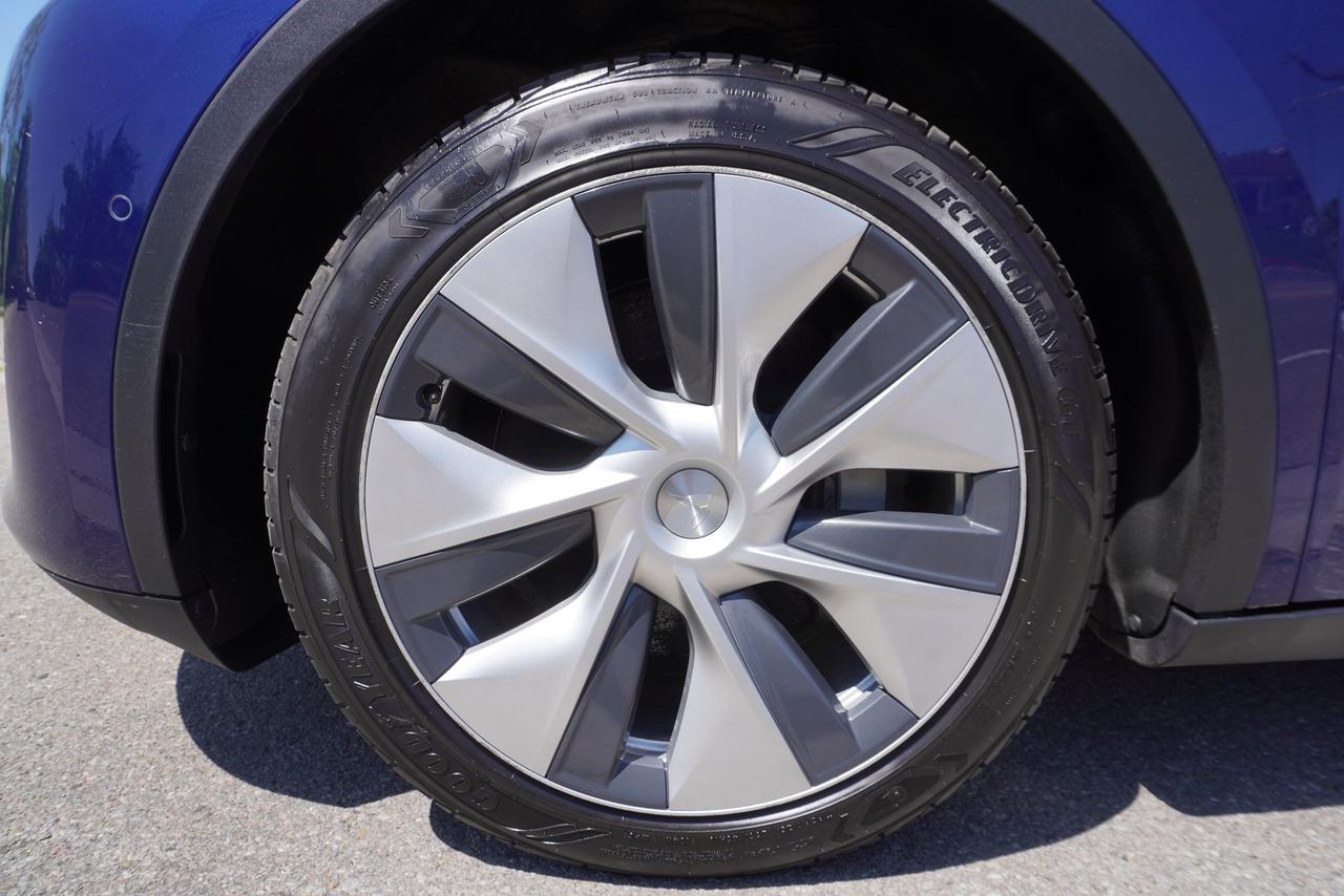 2020 Tesla Model Y LONG RANGE / FULL FSD / CLEAN CARFAX Photo