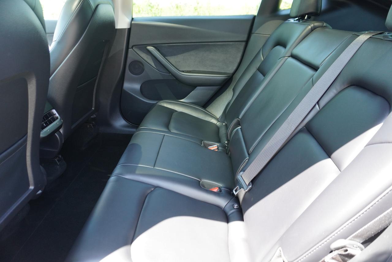 2020 Tesla Model Y LONG RANGE / FULL FSD / CLEAN CARFAX Photo