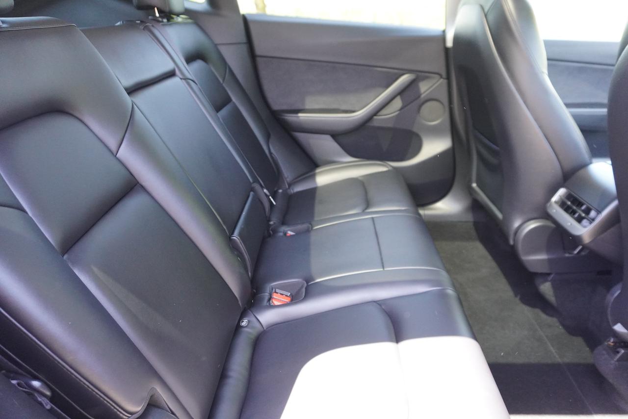 2020 Tesla Model Y LONG RANGE / FULL FSD / CLEAN CARFAX Photo
