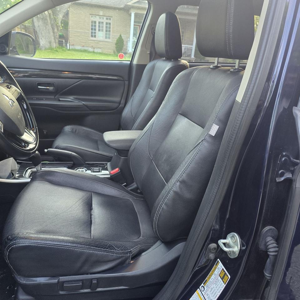 2017 Mitsubishi Outlander ES Photo