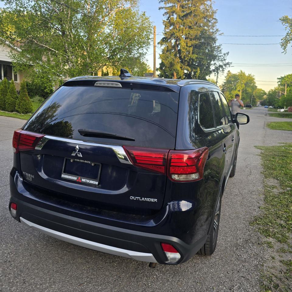 2017 Mitsubishi Outlander ES Photo