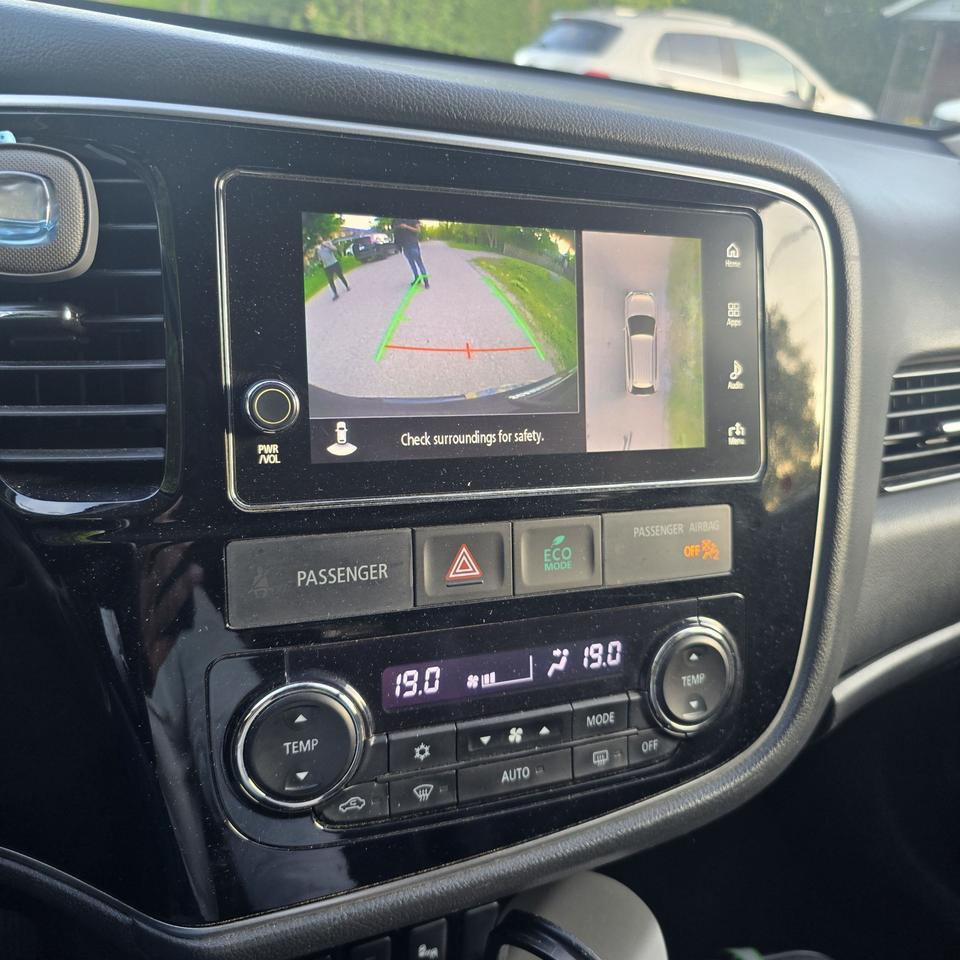 2017 Mitsubishi Outlander ES Photo