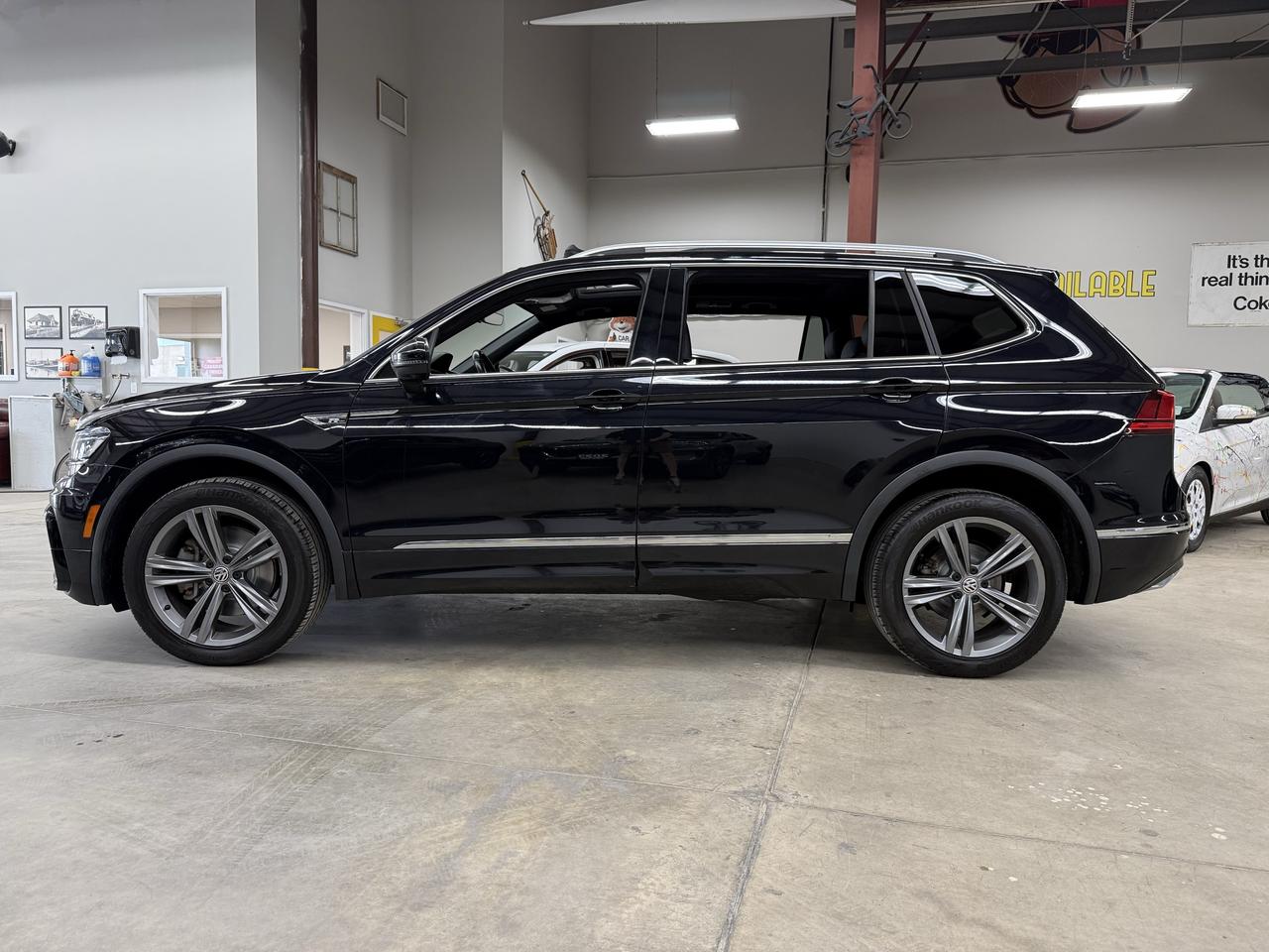 2021 Volkswagen Tiguan Highline Photo2