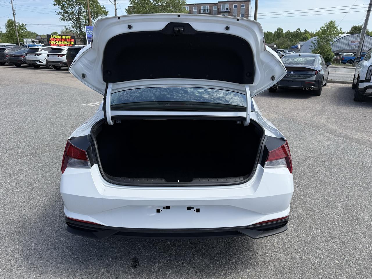 2023 Hyundai Elantra Preferred Photo