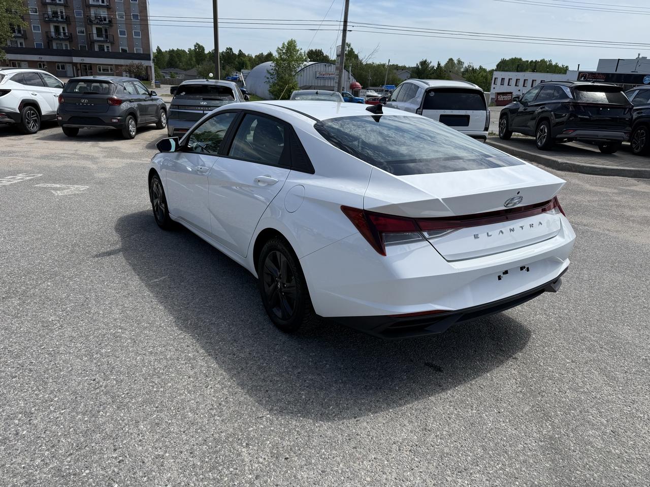 2023 Hyundai Elantra Preferred Photo