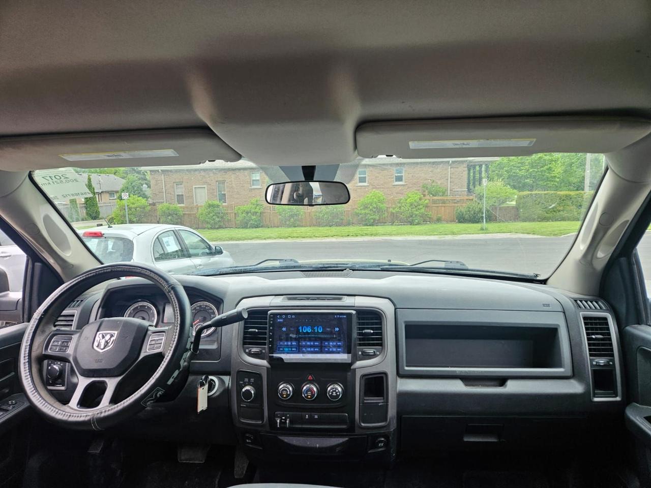 2017 RAM 1500 4WD QUAD CAB 140.5" ST Photo
