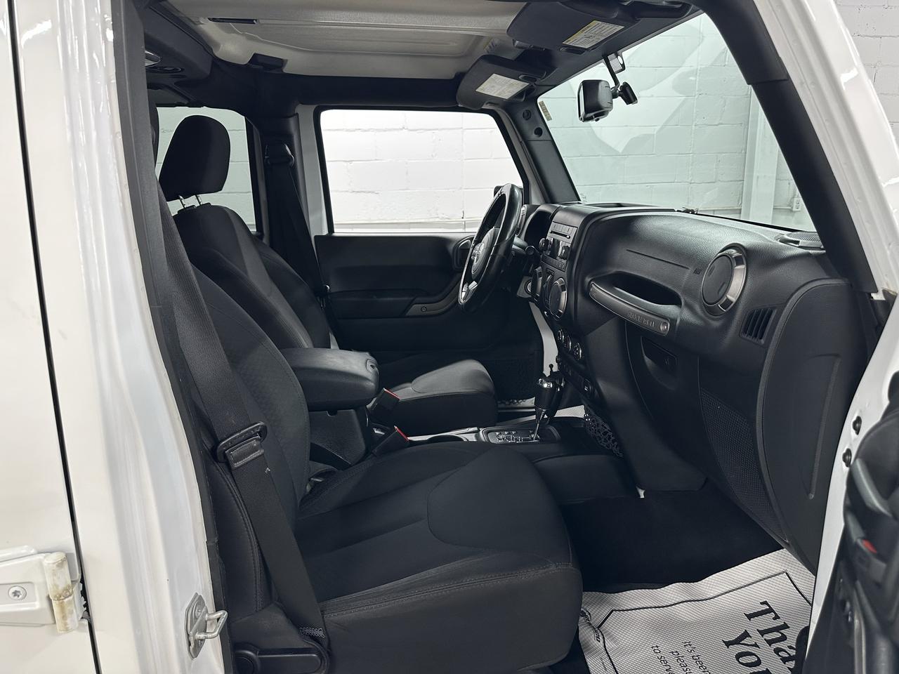 2018 Jeep Wrangler SPORT Photo4