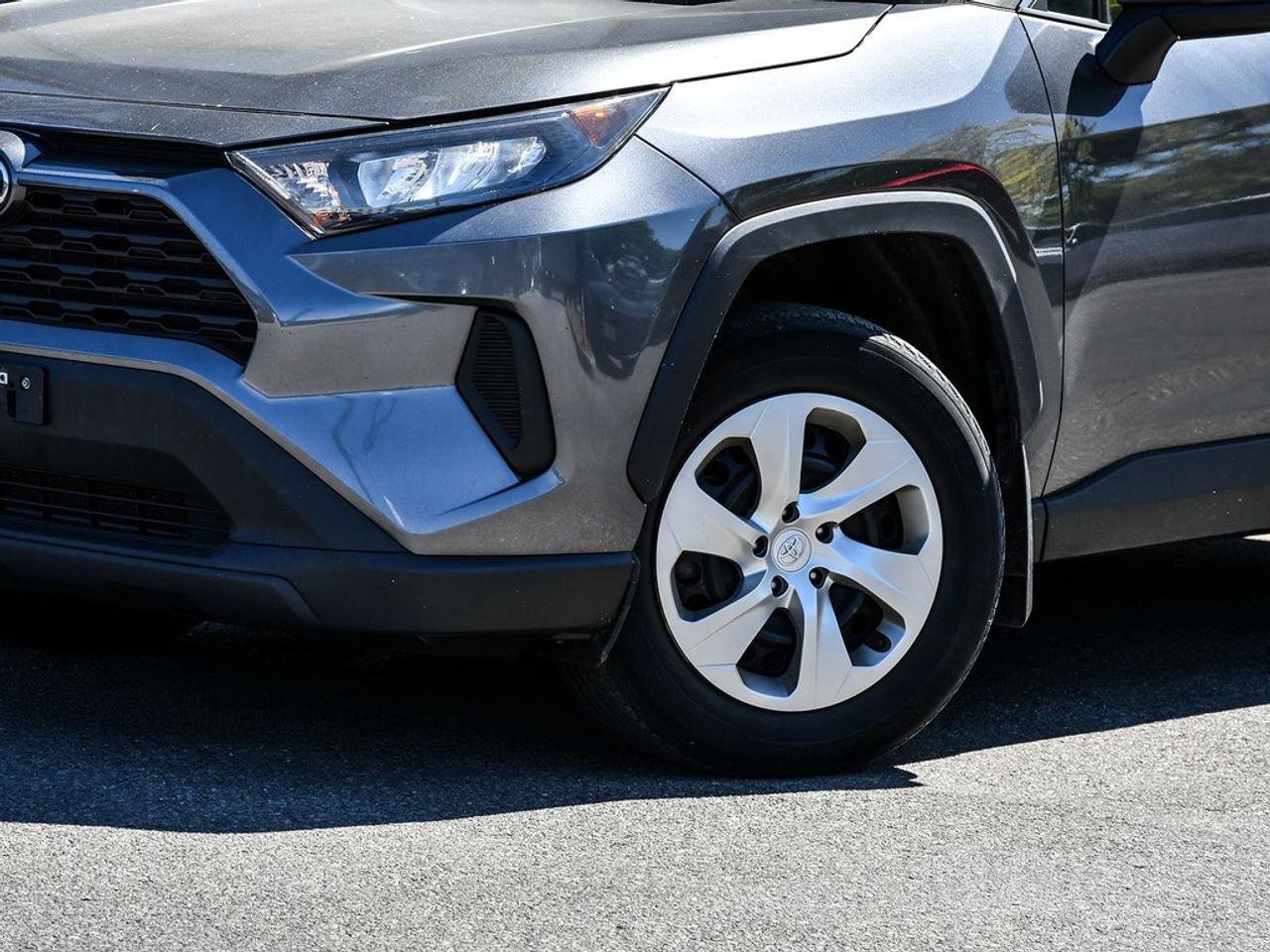 2021 Toyota RAV4 LE FWD Photo