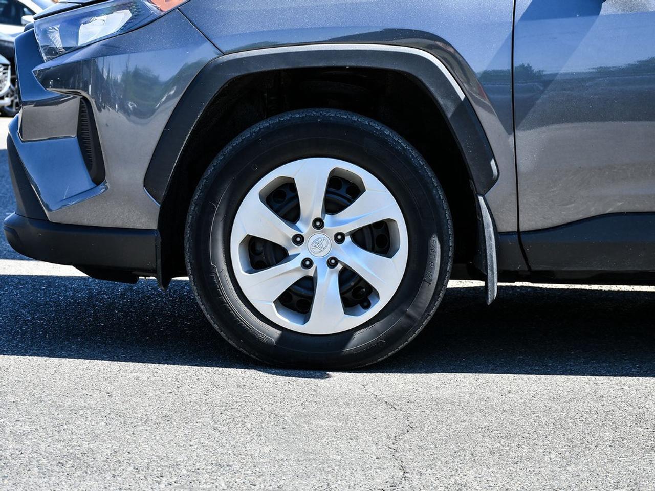 2021 Toyota RAV4 LE FWD Photo
