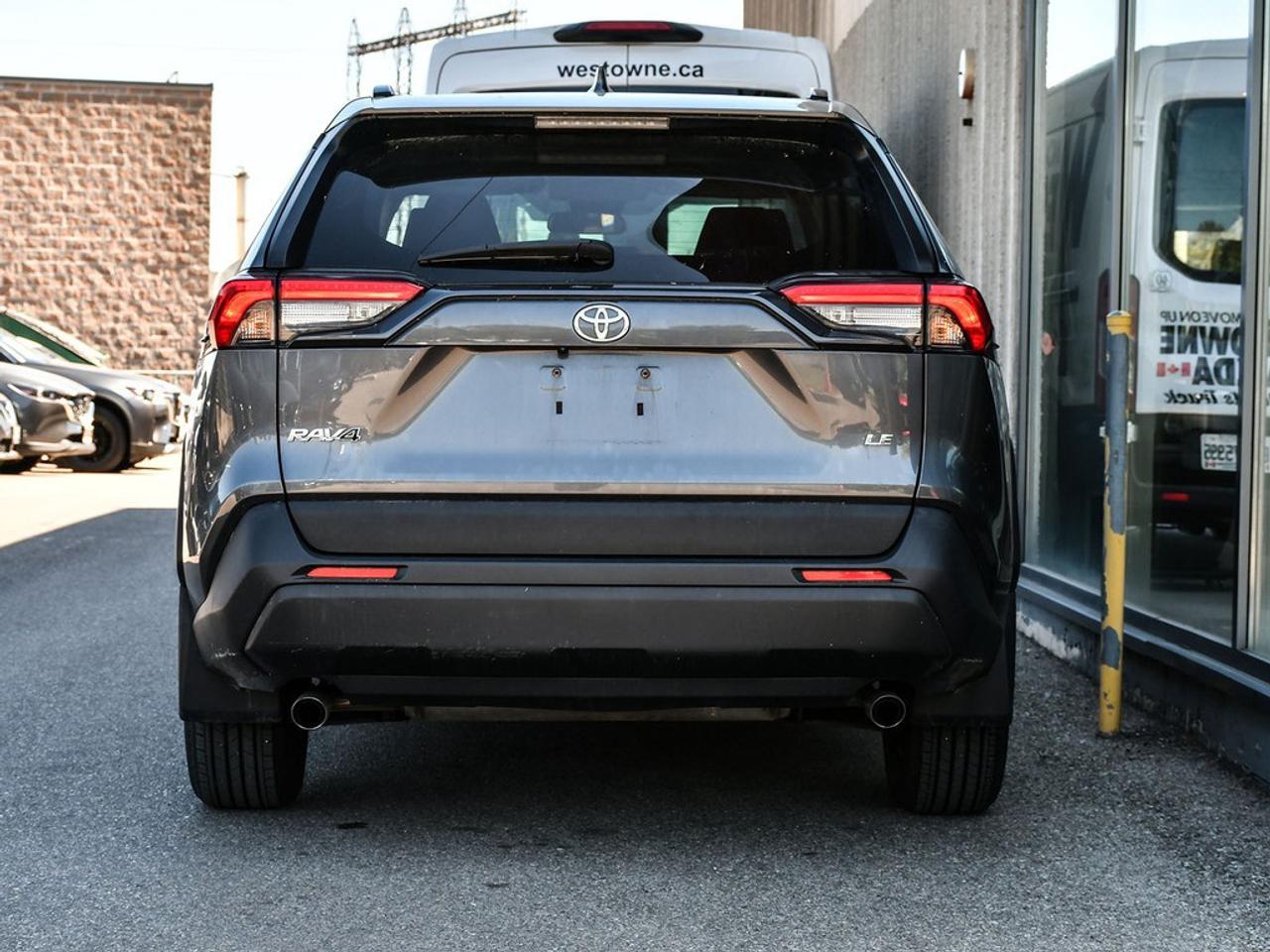 2021 Toyota RAV4 LE FWD Photo