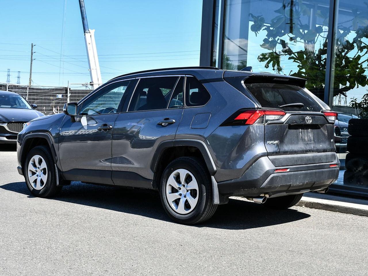 2021 Toyota RAV4 LE FWD Photo