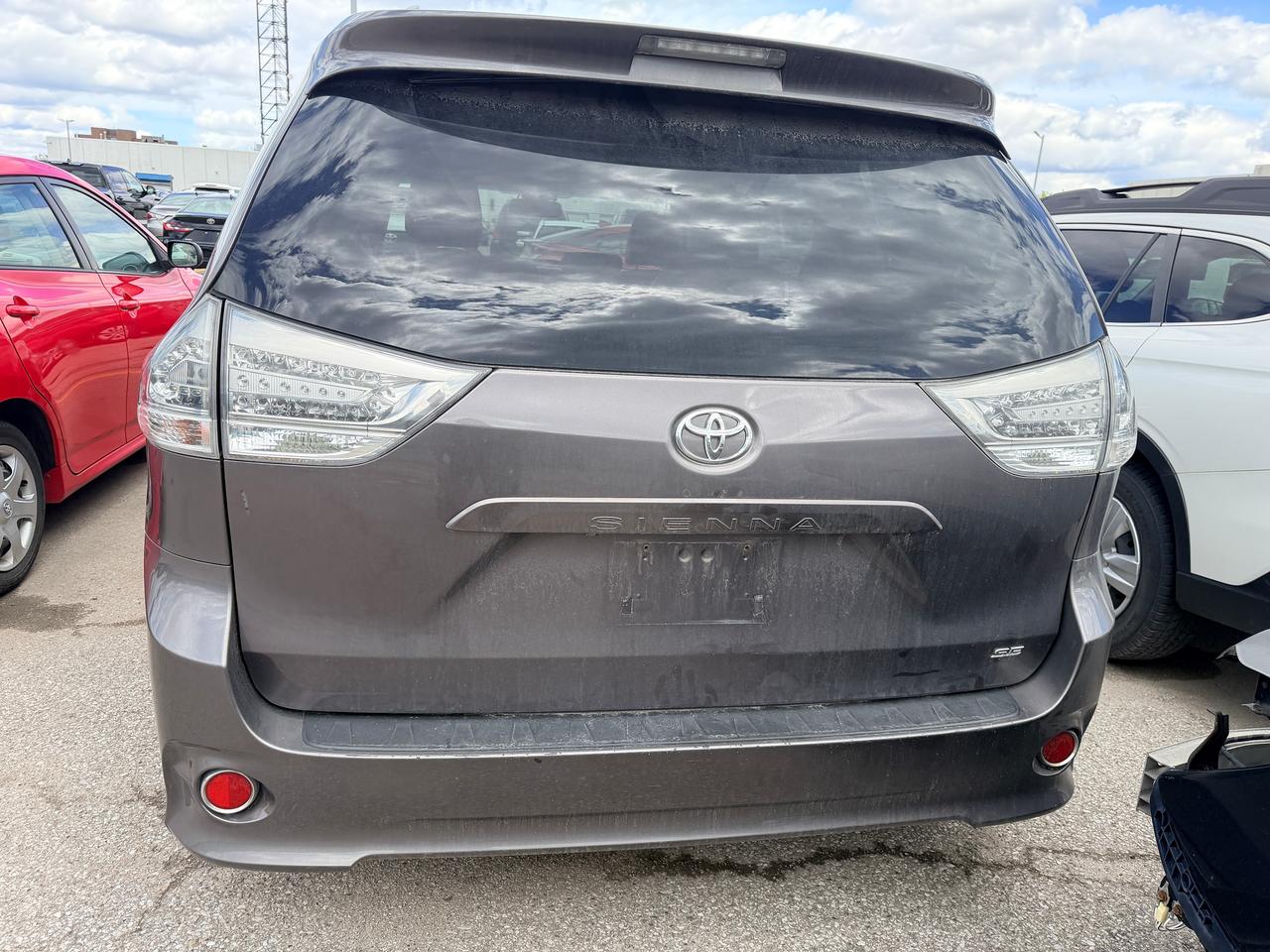 2013 Toyota Sienna 5dr V6 8-Pass FWD Photo