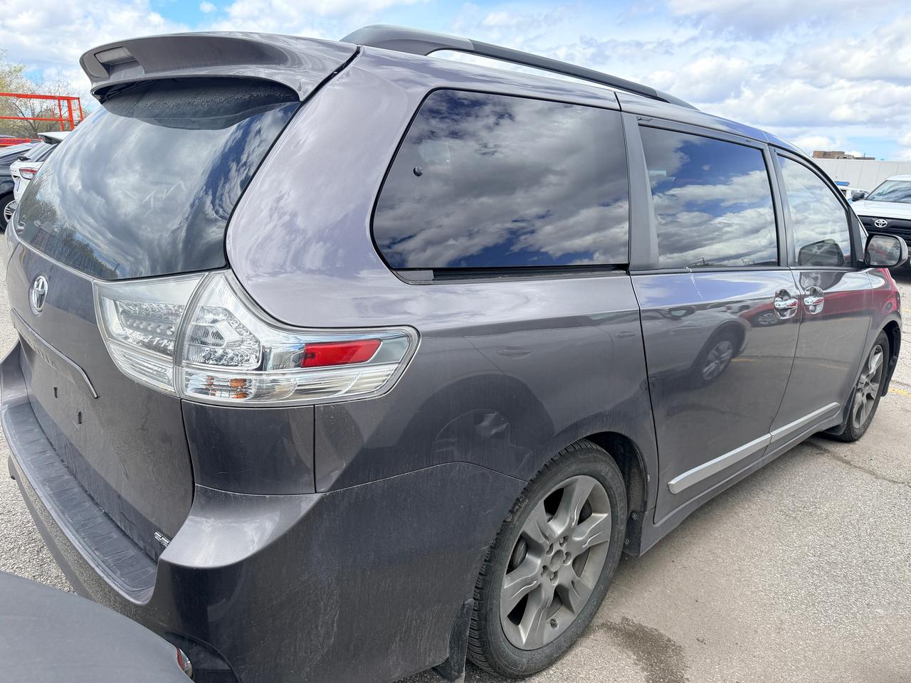 2013 Toyota Sienna 5dr V6 8-Pass FWD Photo