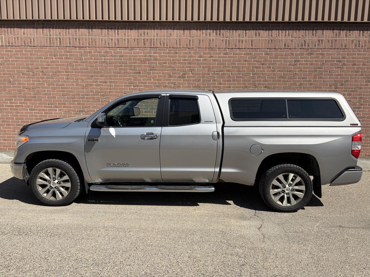 2017 Toyota Tundra Limited  Photo1