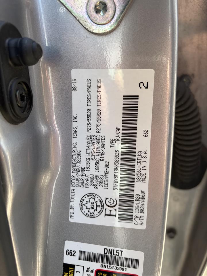 2017 Toyota Tundra Limited  Photo2