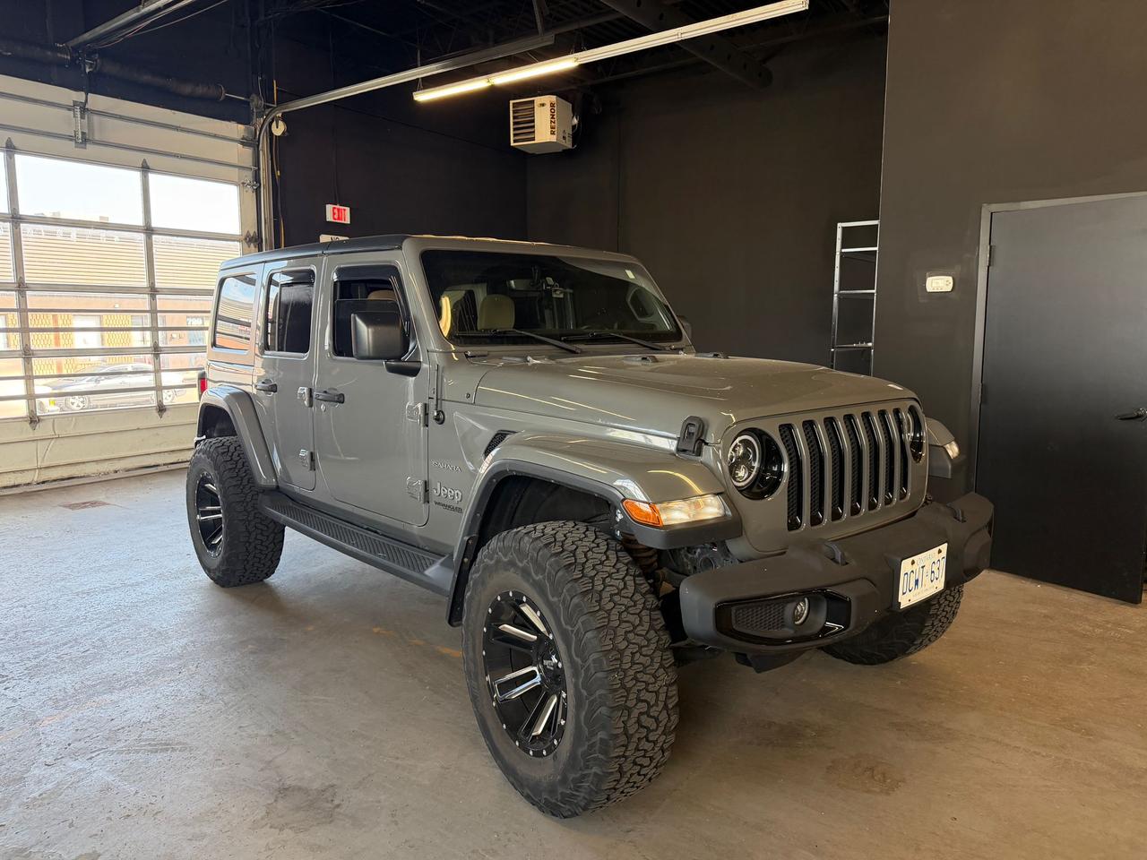 2019 Jeep Wrangler Sahara | CLEAN TITLE | CLEAN CAR| Photo