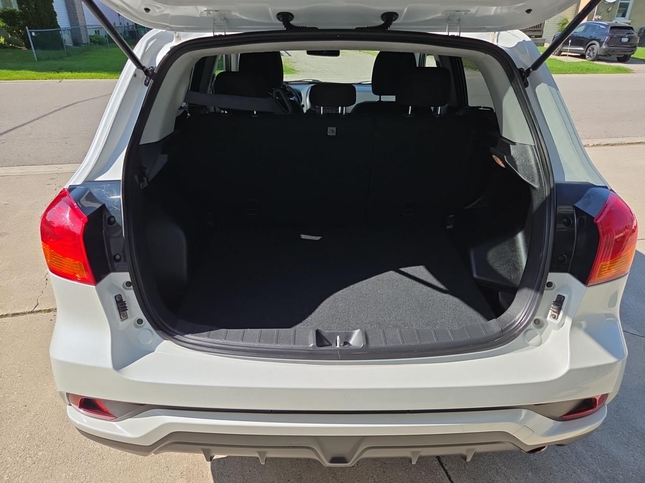 2018 Mitsubishi RVR SE LTD Photo