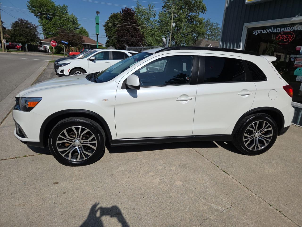 2018 Mitsubishi RVR SE LTD Photo