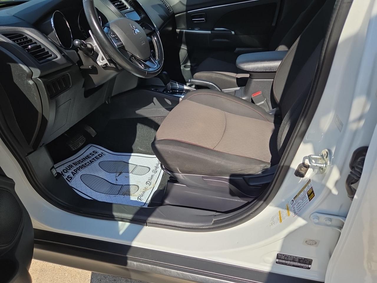 2018 Mitsubishi RVR SE LTD Photo