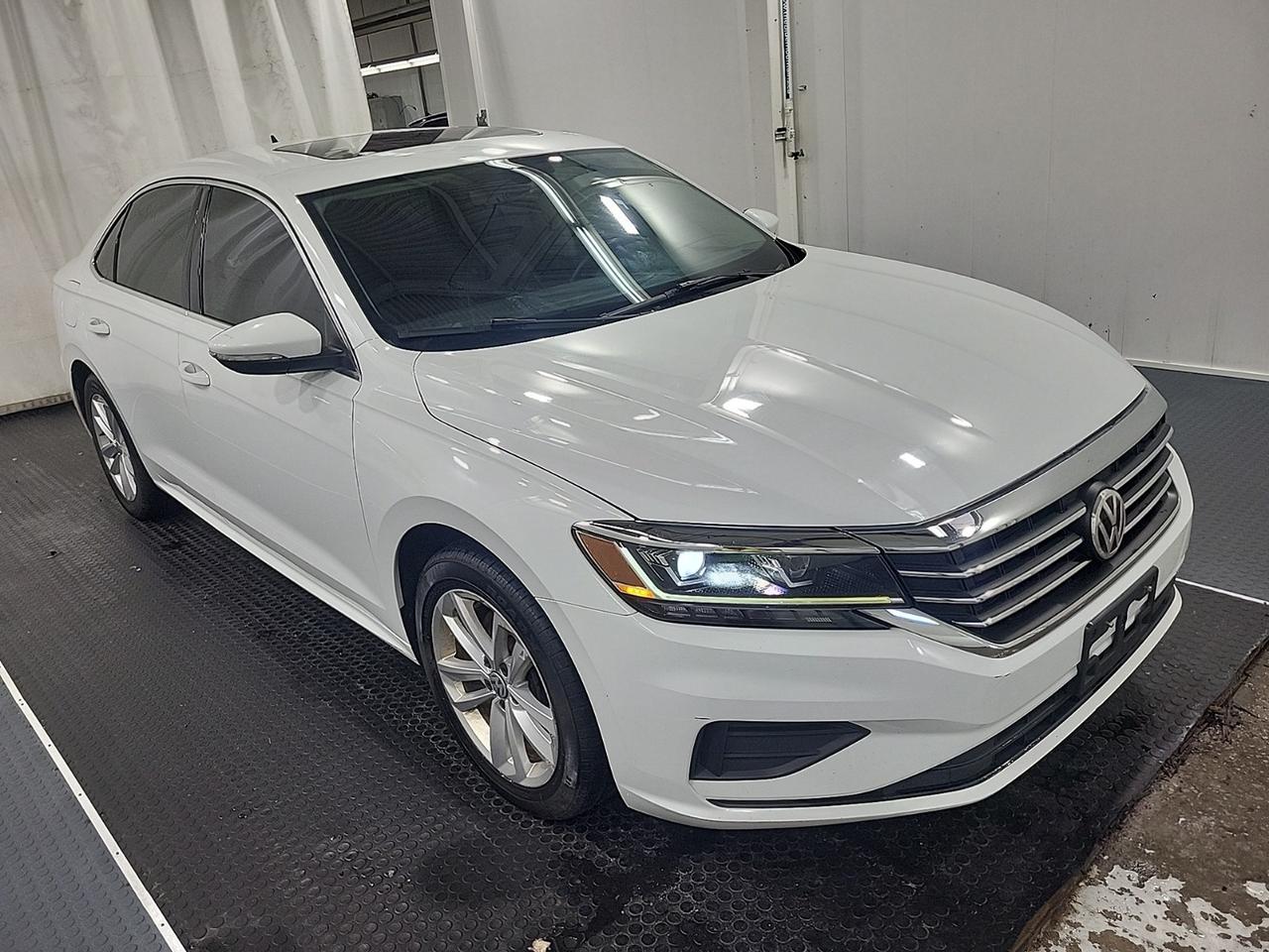 2021 Volkswagen Passat Highline | CLEAN CARFAX | LEATHER | SUNROOF | CAM