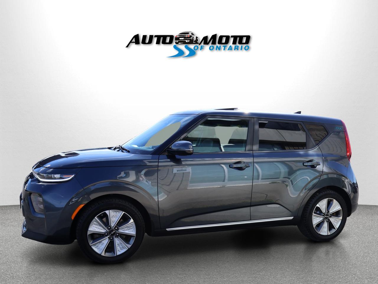 2022 Kia Soul EV LIMITED CERTIFIED *1 OWNER*ACCIDENT FREE*2ND WINTER* CAMERA NAV BLUETOOTH LEATHER HEATED SEATS SUNROOF CRUISE ALLOYS Photo2