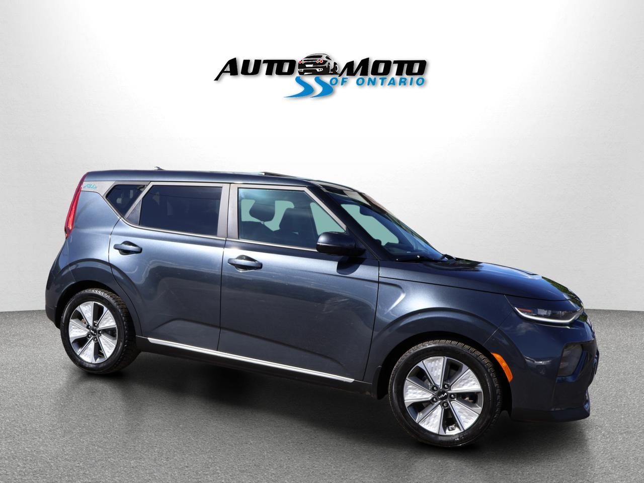 2022 Kia Soul EV LIMITED CERTIFIED *1 OWNER*ACCIDENT FREE*2ND WINTER* CAMERA NAV BLUETOOTH LEATHER HEATED SEATS SUNROOF CRUISE ALLOYS Photo