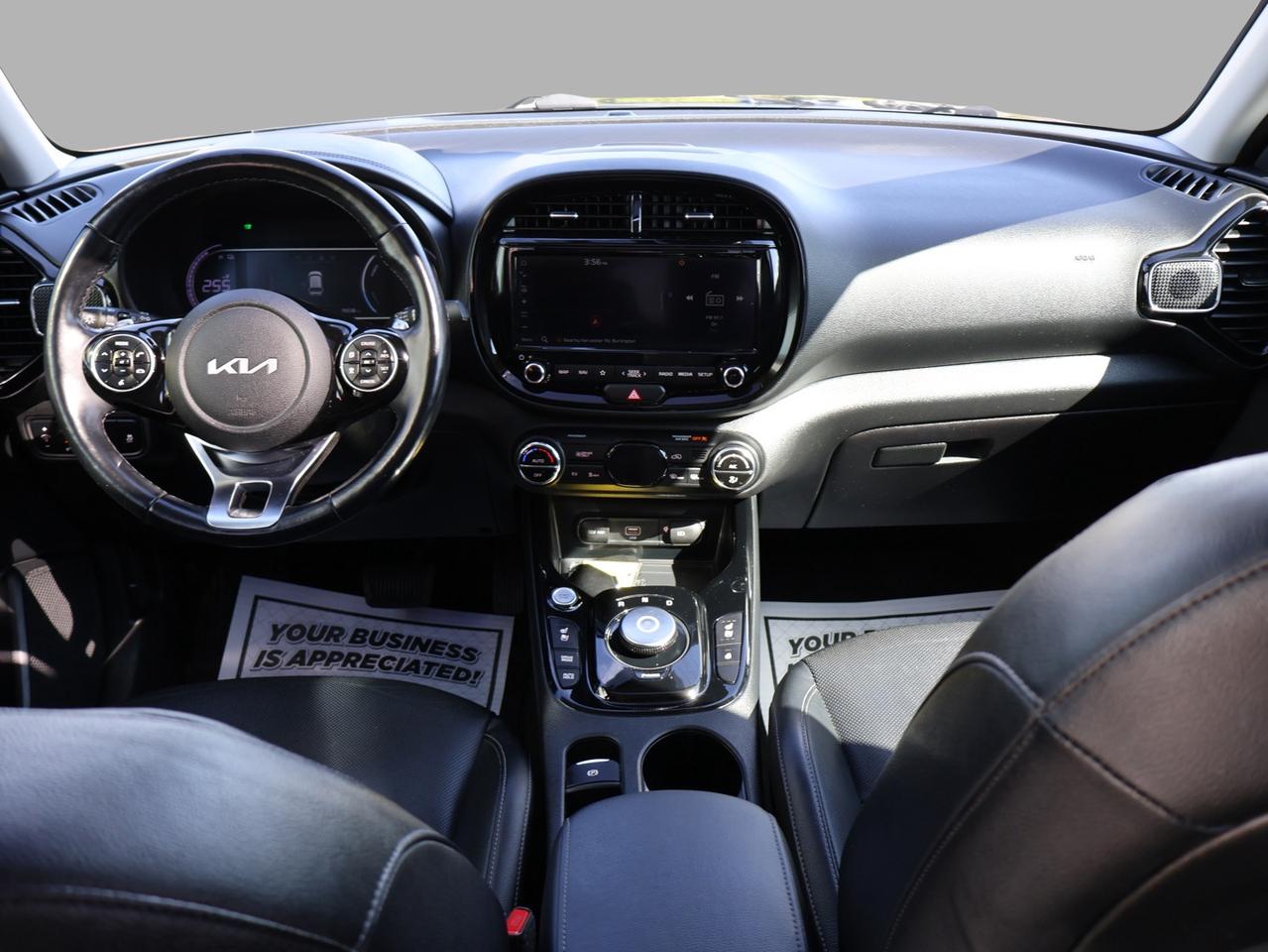 2022 Kia Soul EV LIMITED CERTIFIED *1 OWNER*ACCIDENT FREE*2ND WINTER* CAMERA NAV BLUETOOTH LEATHER HEATED SEATS SUNROOF CRUISE ALLOYS Photo
