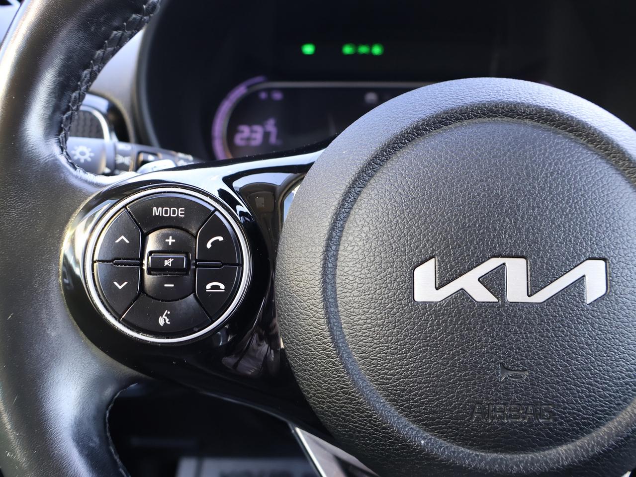 2022 Kia Soul EV LIMITED CERTIFIED *1 OWNER*ACCIDENT FREE*2ND WINTER* CAMERA NAV BLUETOOTH LEATHER HEATED SEATS SUNROOF CRUISE ALLOYS Photo