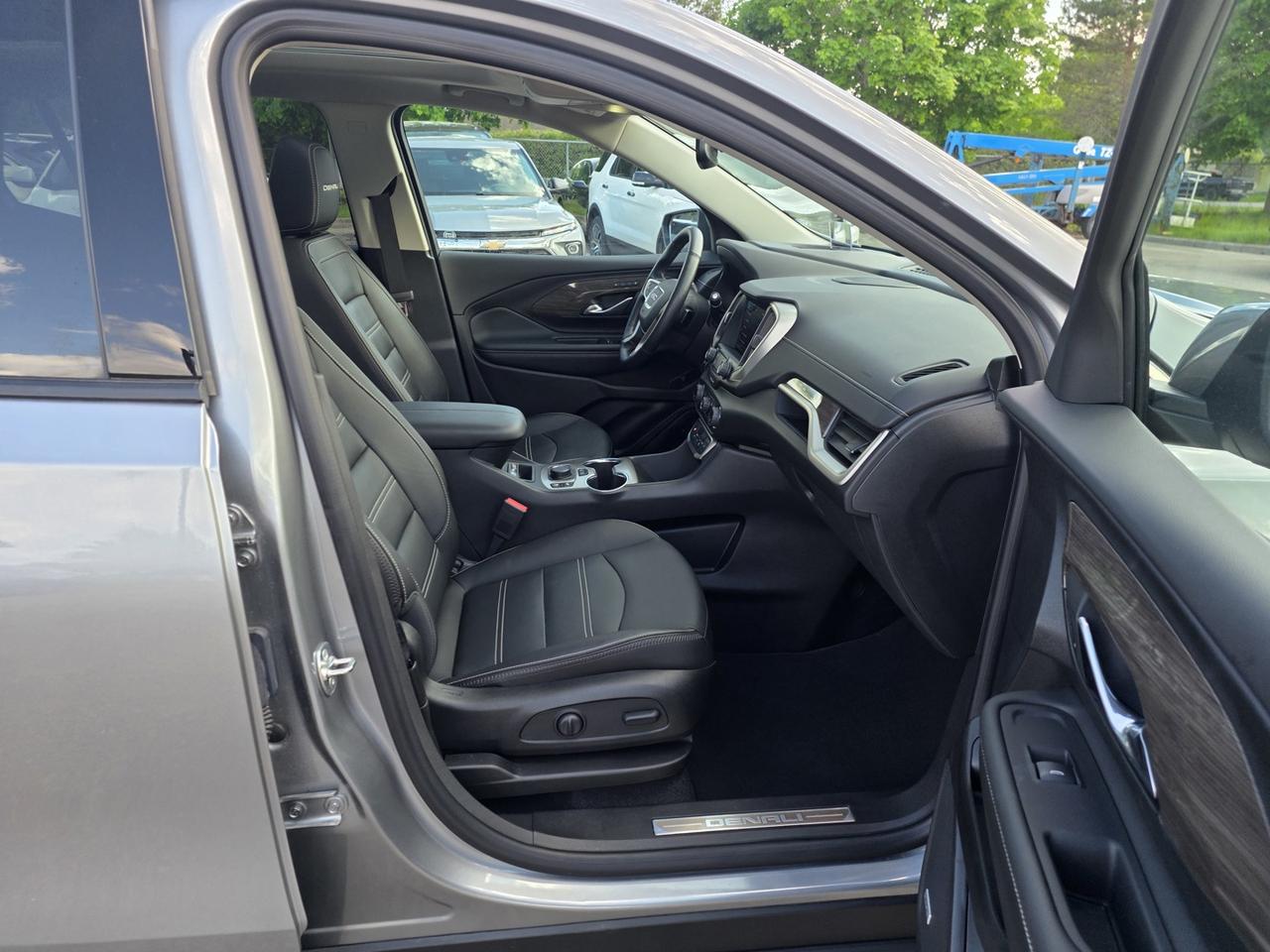 2024 GMC Terrain DENALI AWD Photo