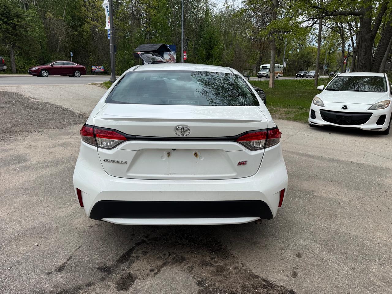 2022 Toyota Corolla LE Photo2