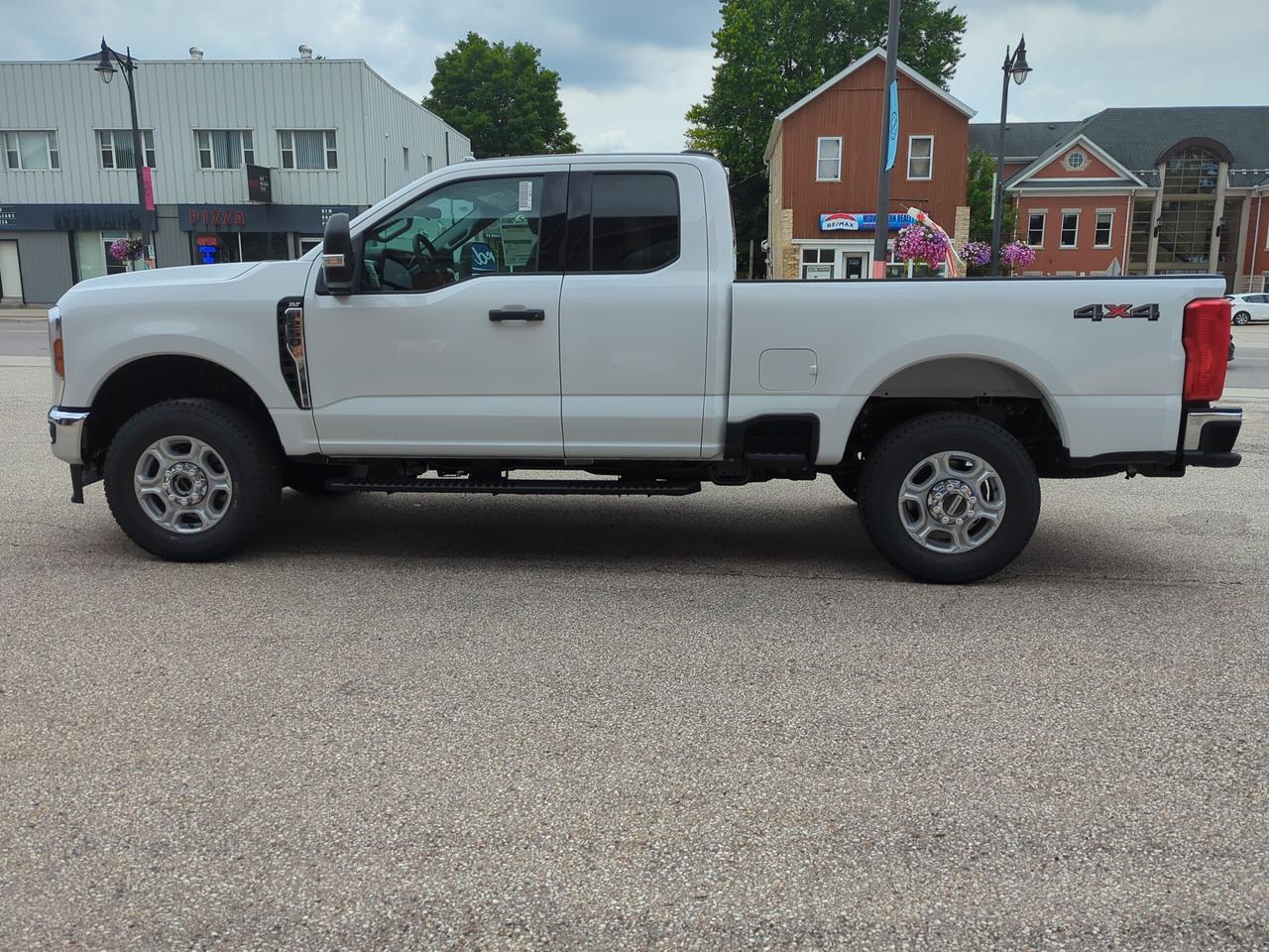 2026 Ford F-250 XLT SuperCab 4X4 Photo2