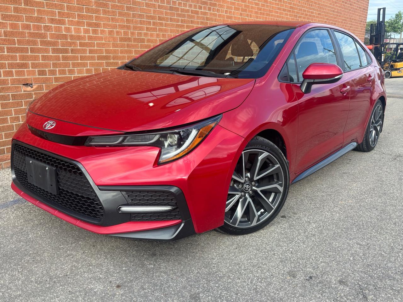 Used 2021 Toyota Corolla XLE CVT for sale in Oakville, ON