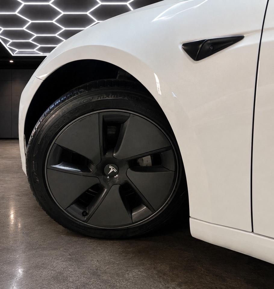 2021 Tesla Model 3 Long Range Dual Motor AWD Photo4