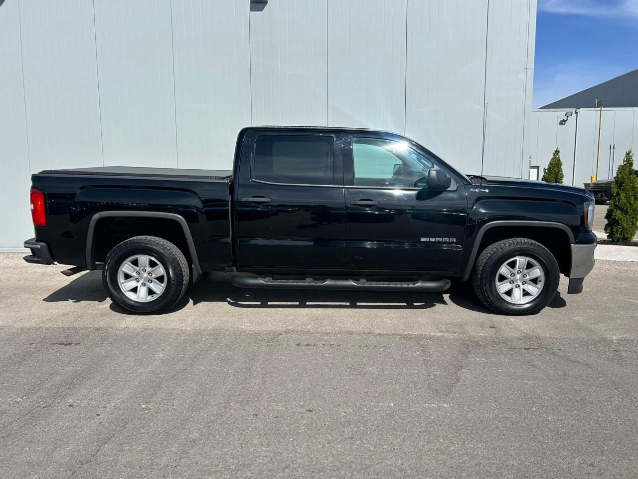 2018 GMC Sierra 1500 4WD Crew Cab Short Box Photo