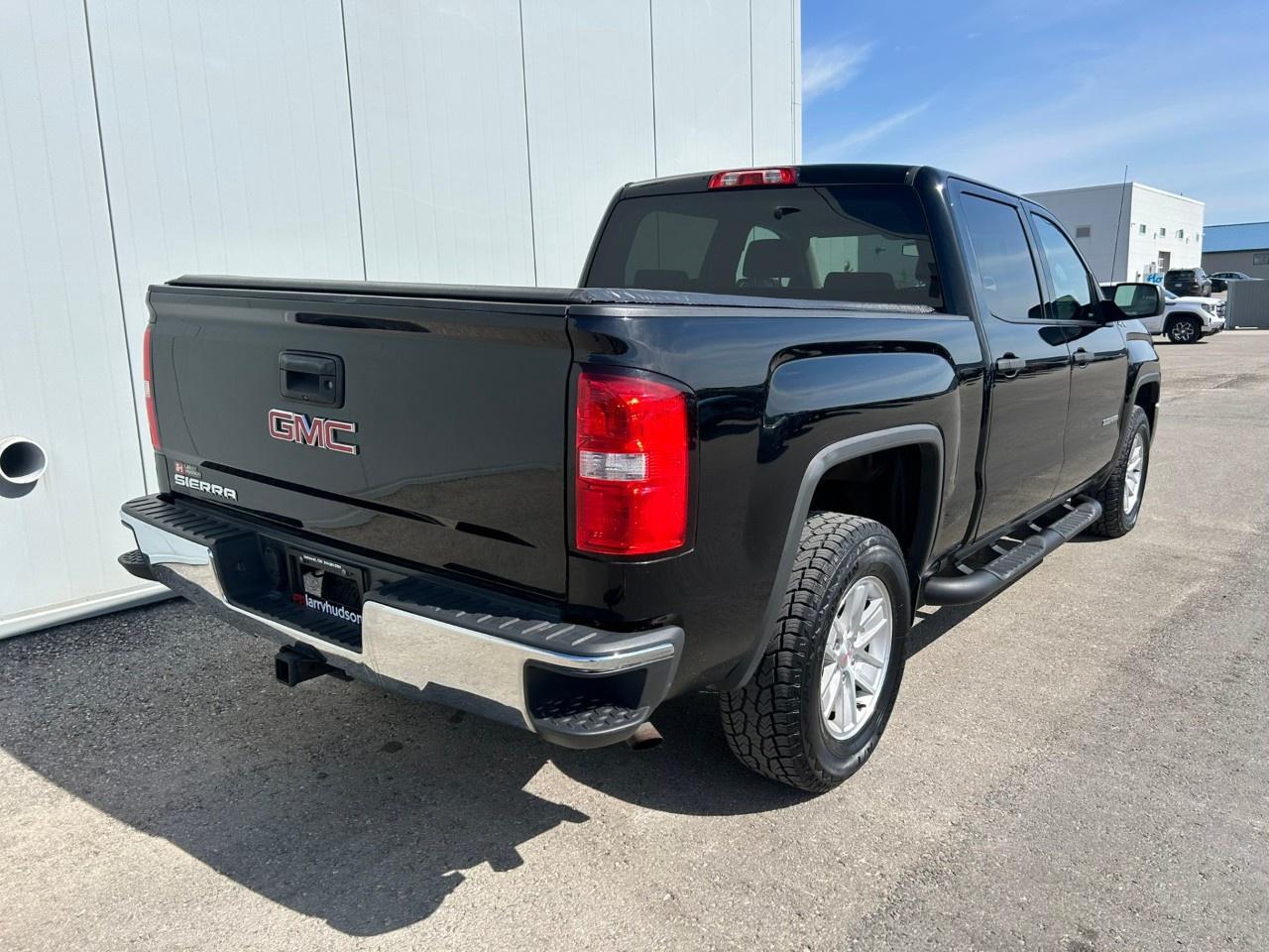2018 GMC Sierra 1500 4WD Crew Cab Short Box Photo