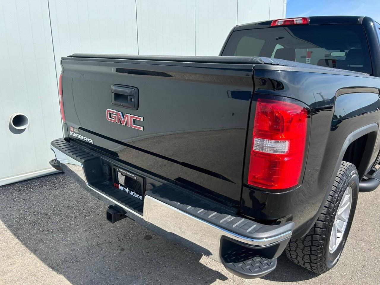 2018 GMC Sierra 1500 4WD Crew Cab Short Box Photo