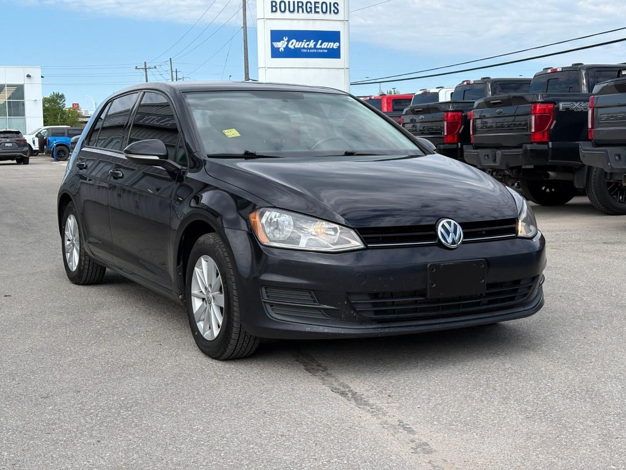 2016 Volkswagen Golf  Photo3