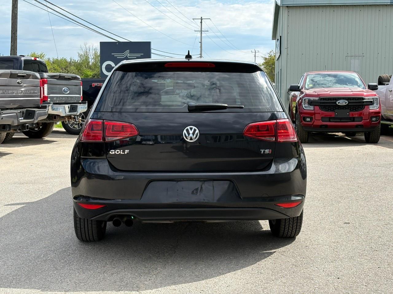 2016 Volkswagen Golf  Photo