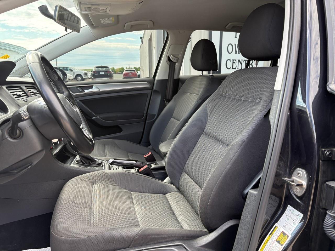 2016 Volkswagen Golf  Photo