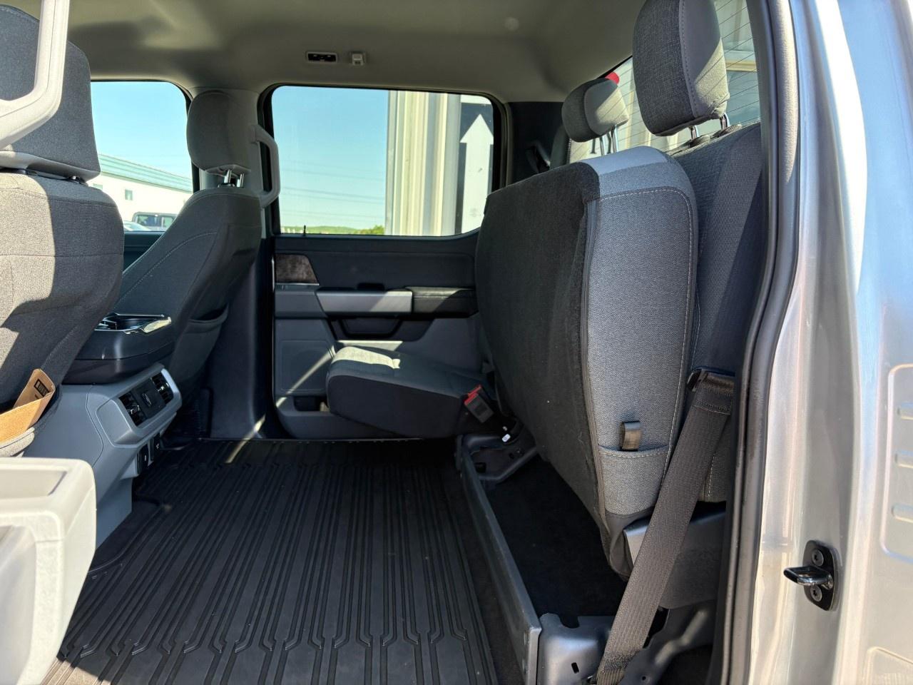 2024 Ford F-150 Lightning XLT 4WD SuperCrew 5.5' Box Photo