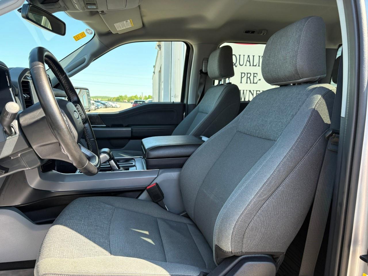2024 Ford F-150 Lightning XLT 4WD SuperCrew 5.5' Box Photo