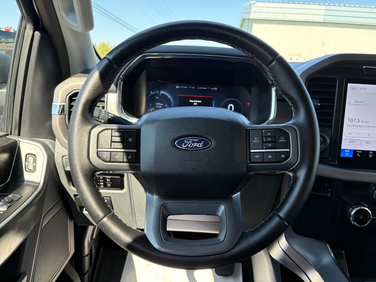 2024 Ford F-150 Lightning XLT 4WD SuperCrew 5.5' Box Photo