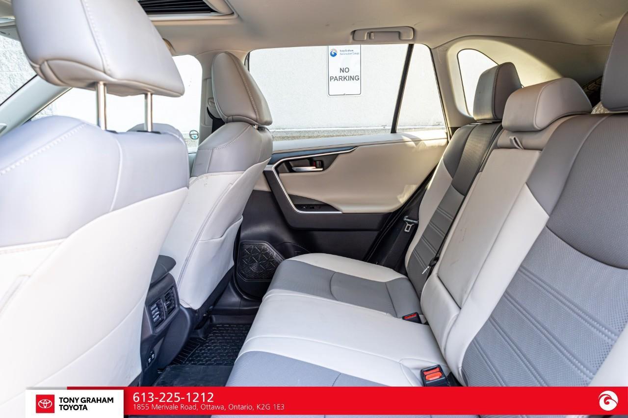 2020 Toyota RAV4 Hybrid Limited Photo