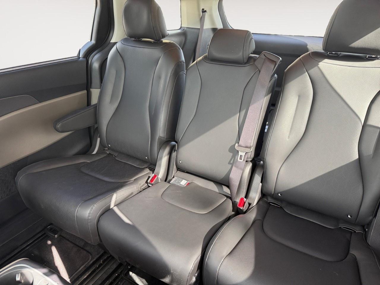 2026 Kia Carnival Hybrid EX FWD Photo