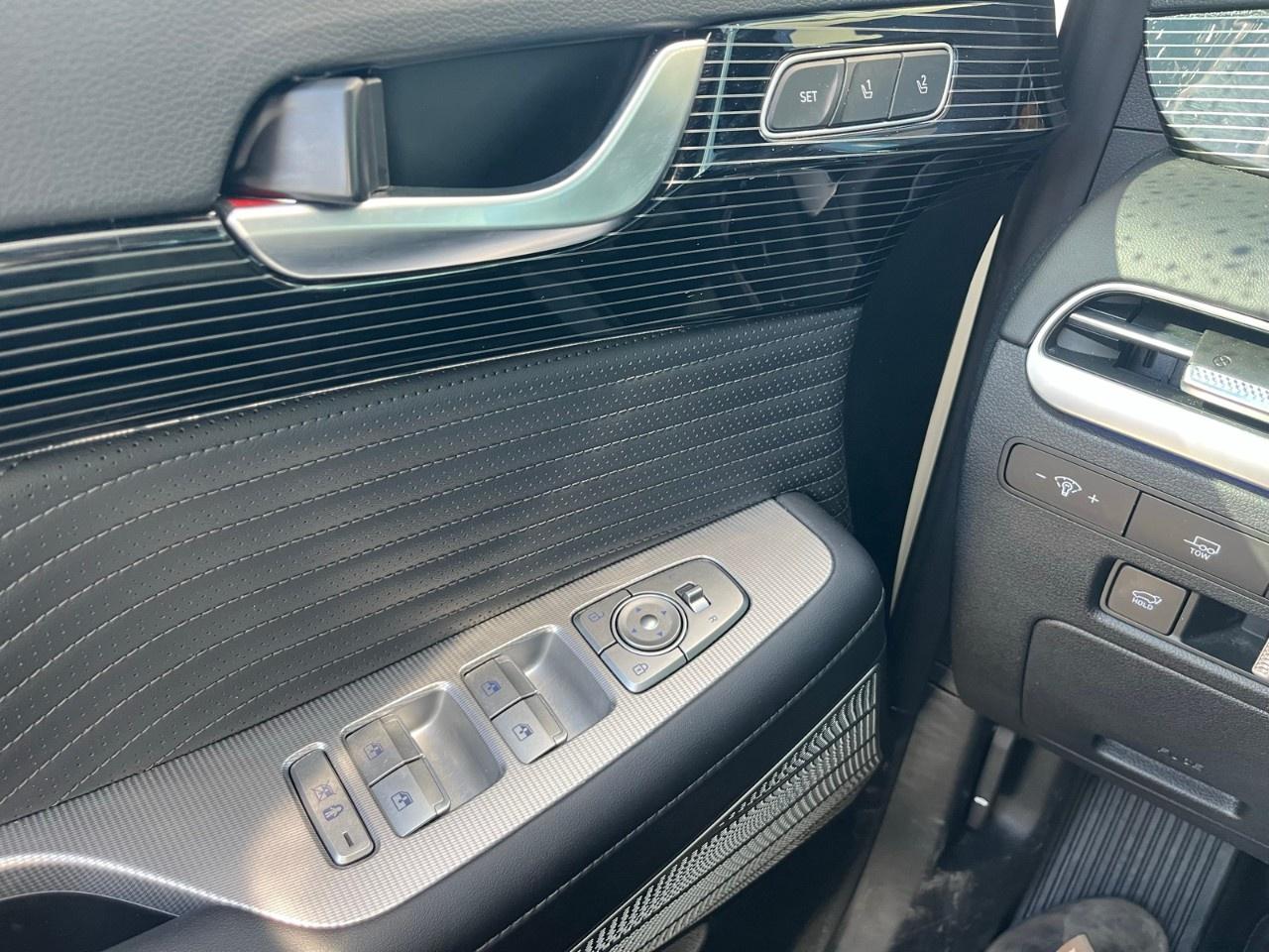 2025 Hyundai PALISADE Ultimate Calligraphy 7-Passenger AWD Photo