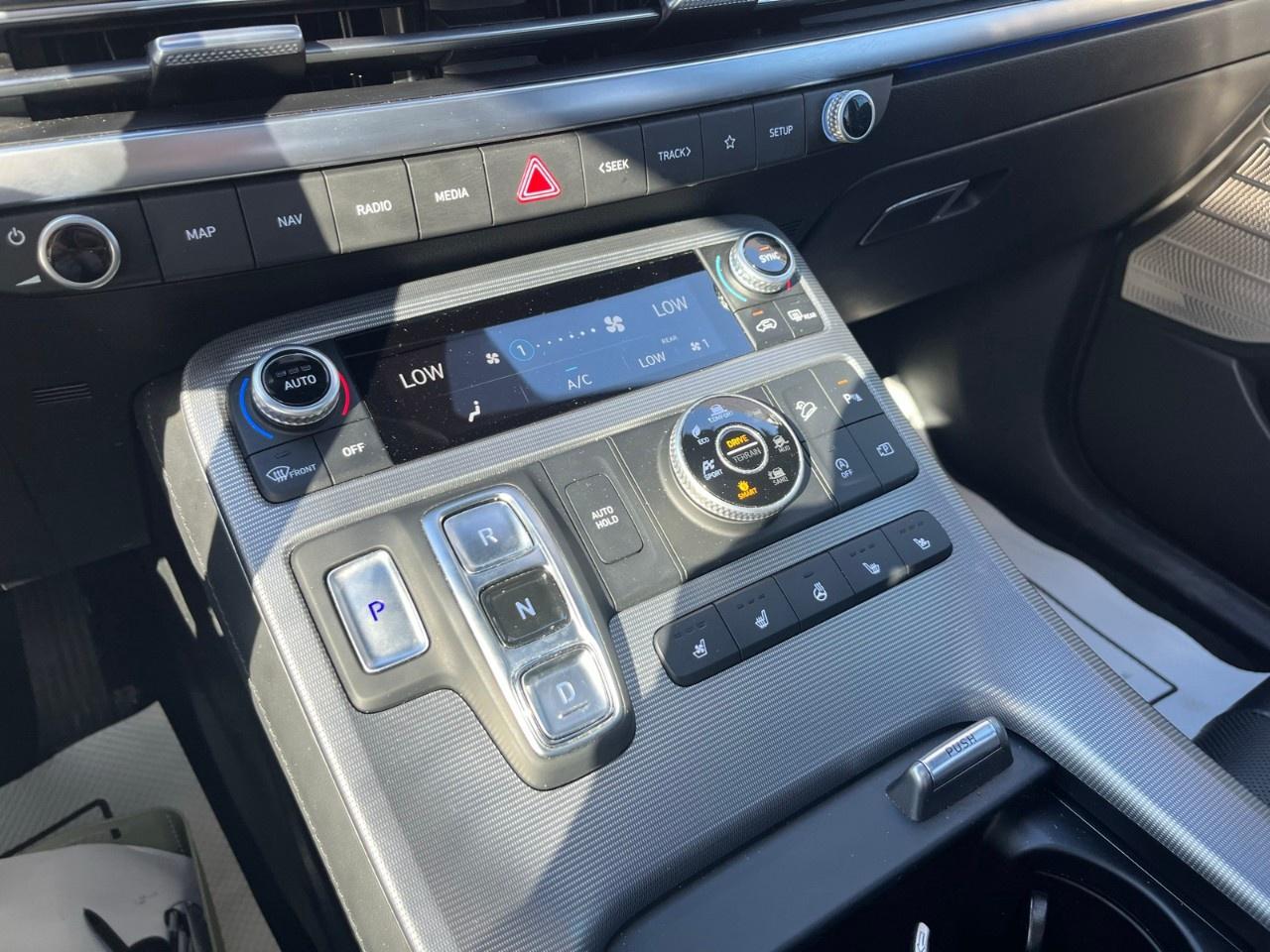 2025 Hyundai PALISADE Ultimate Calligraphy 7-Passenger AWD Photo