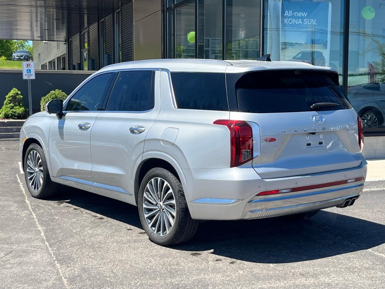 2024 Hyundai PALISADE Ultimate Calligraphy 7-Passenger AWD Photo4
