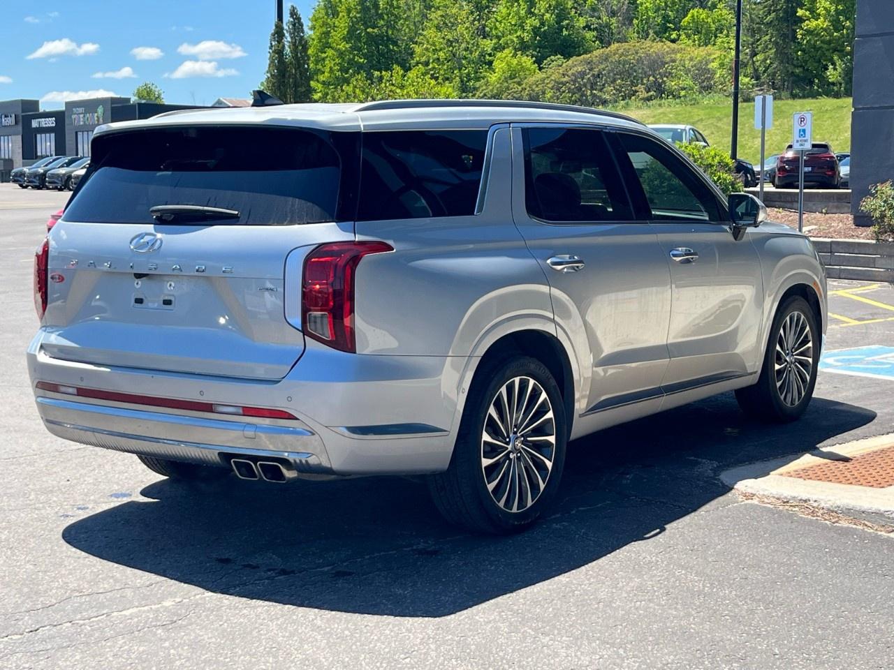 2024 Hyundai PALISADE Ultimate Calligraphy 7-Passenger AWD Photo