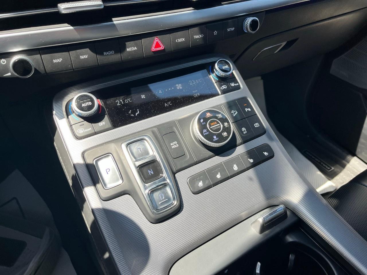 2024 Hyundai PALISADE Ultimate Calligraphy 7-Passenger AWD Photo